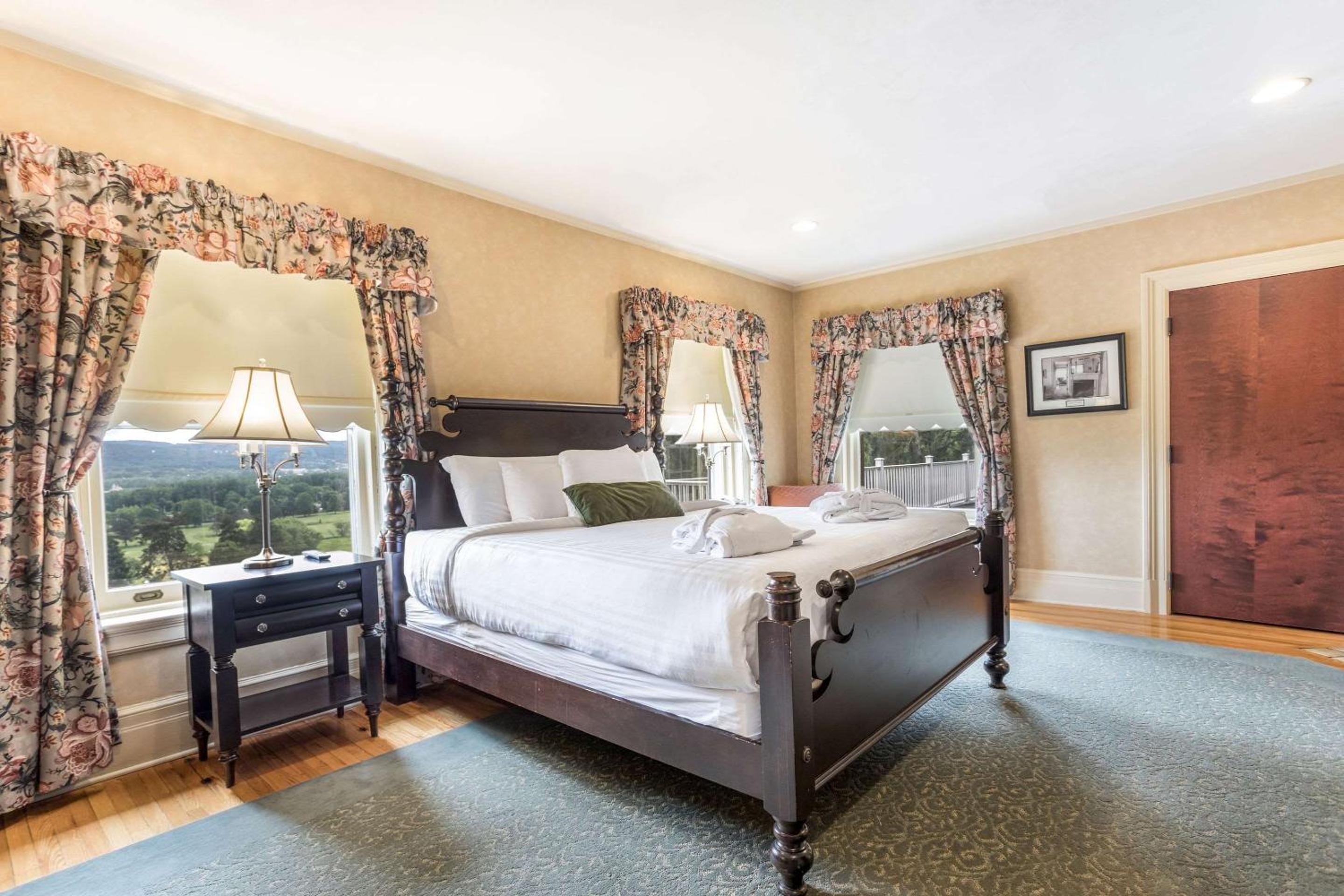 Historical, Suite, King Bed