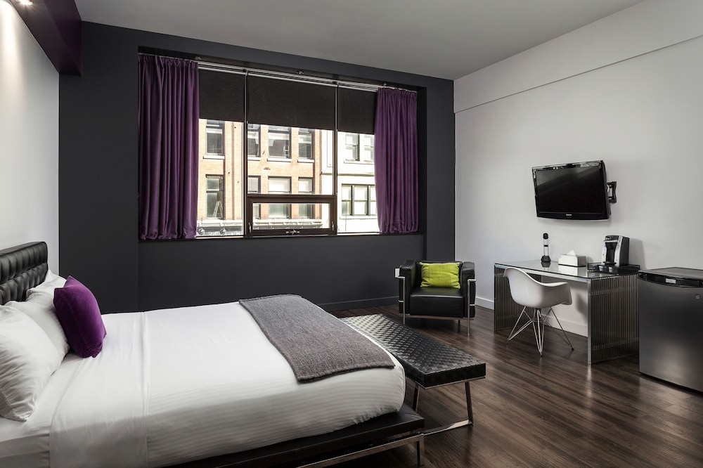 Hotel Metro 7/27