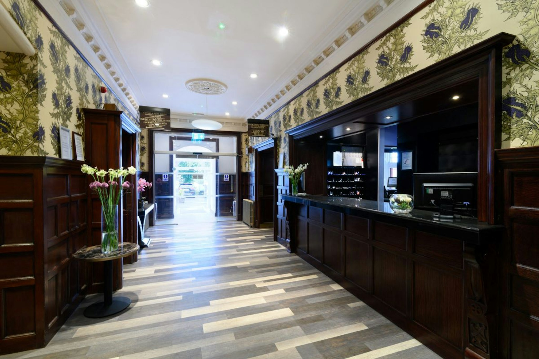 Glynhill Hotel 4/49