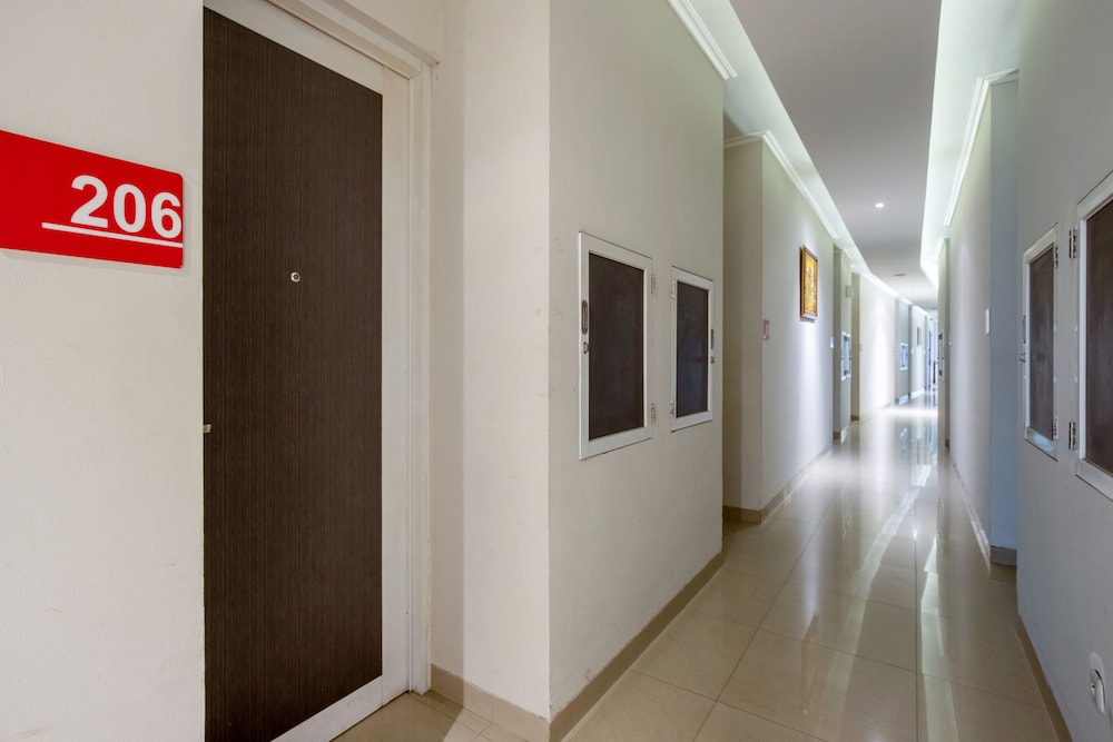 Raffleshom Hotel 11/18