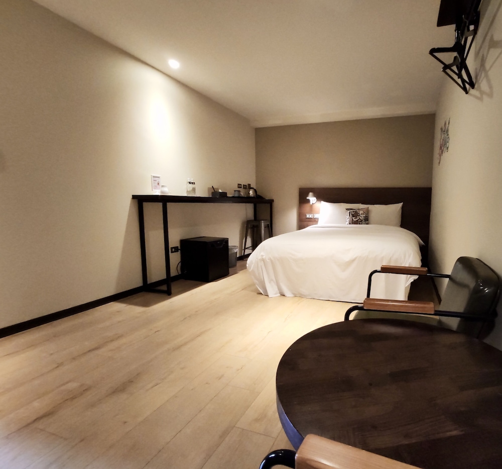 Just Live Inn 16/30