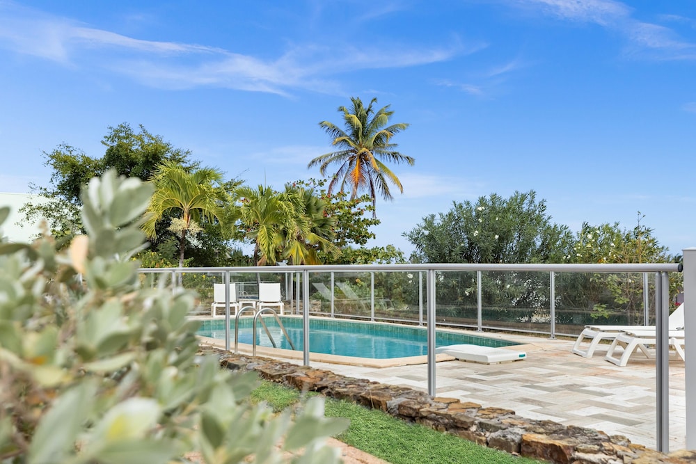 Esmeralda Resort 52/81