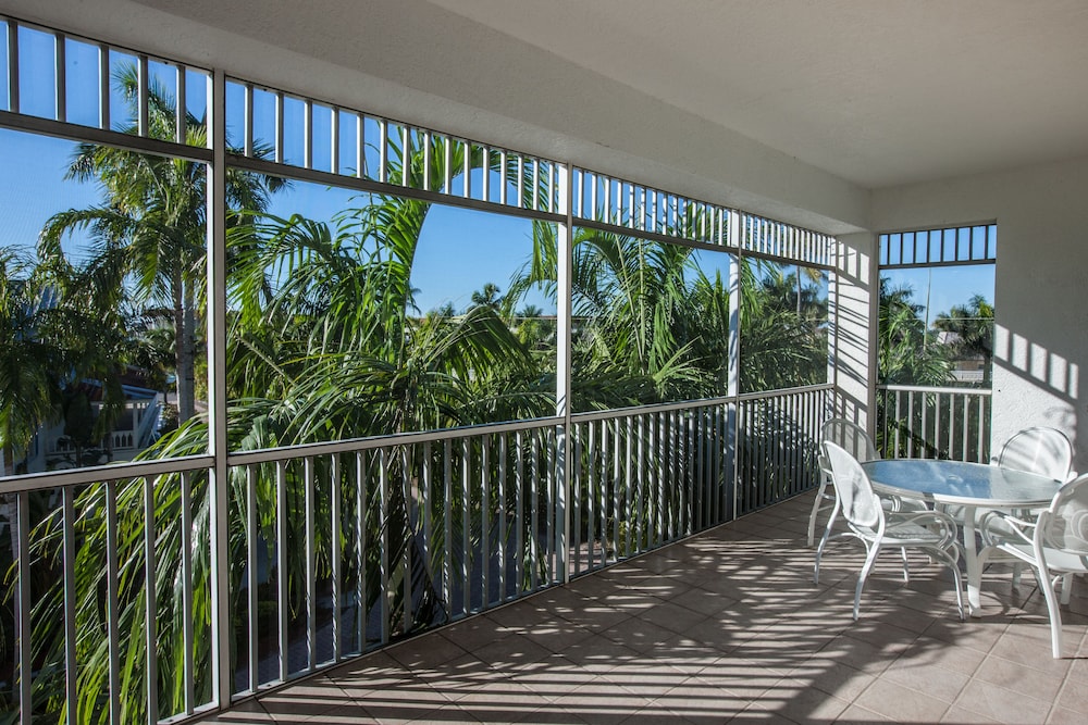 Olde Marco Island Inn And Suites 19/57
