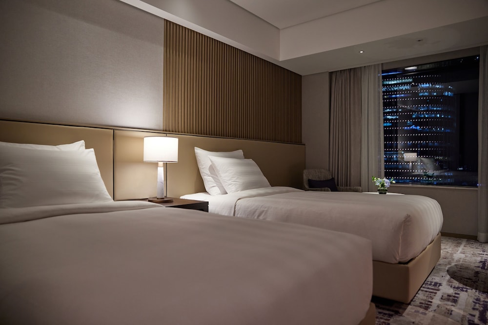 Lotte Hotel World 6/67