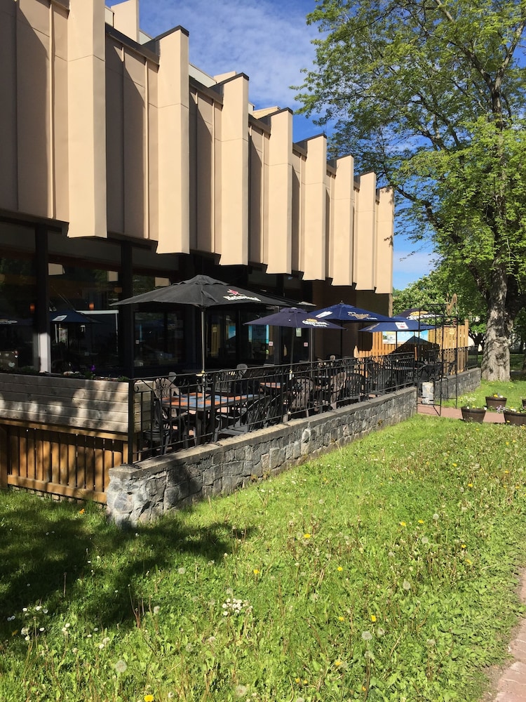 Greenwood Inn & Suites 1/37