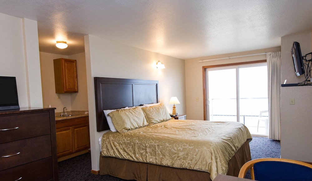 Sandcastle Beachfront Motel 9/40