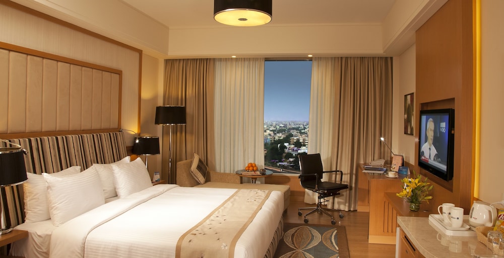 Radisson Blu Hotel Nagpur 24/70