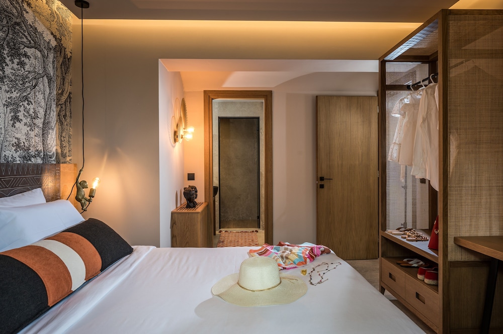 Grace Villas Collection Adult Only 18 + 73/149