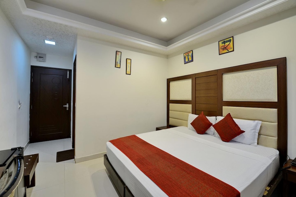 Hotel Orbit 34 9/37
