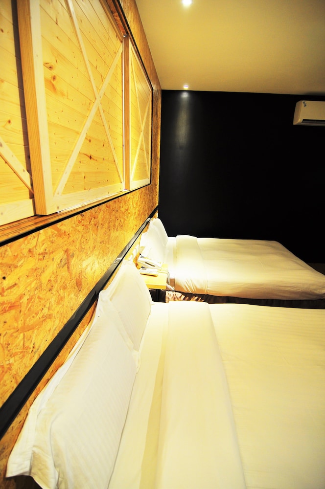 Martin Wales Hotel Kenting 32/69