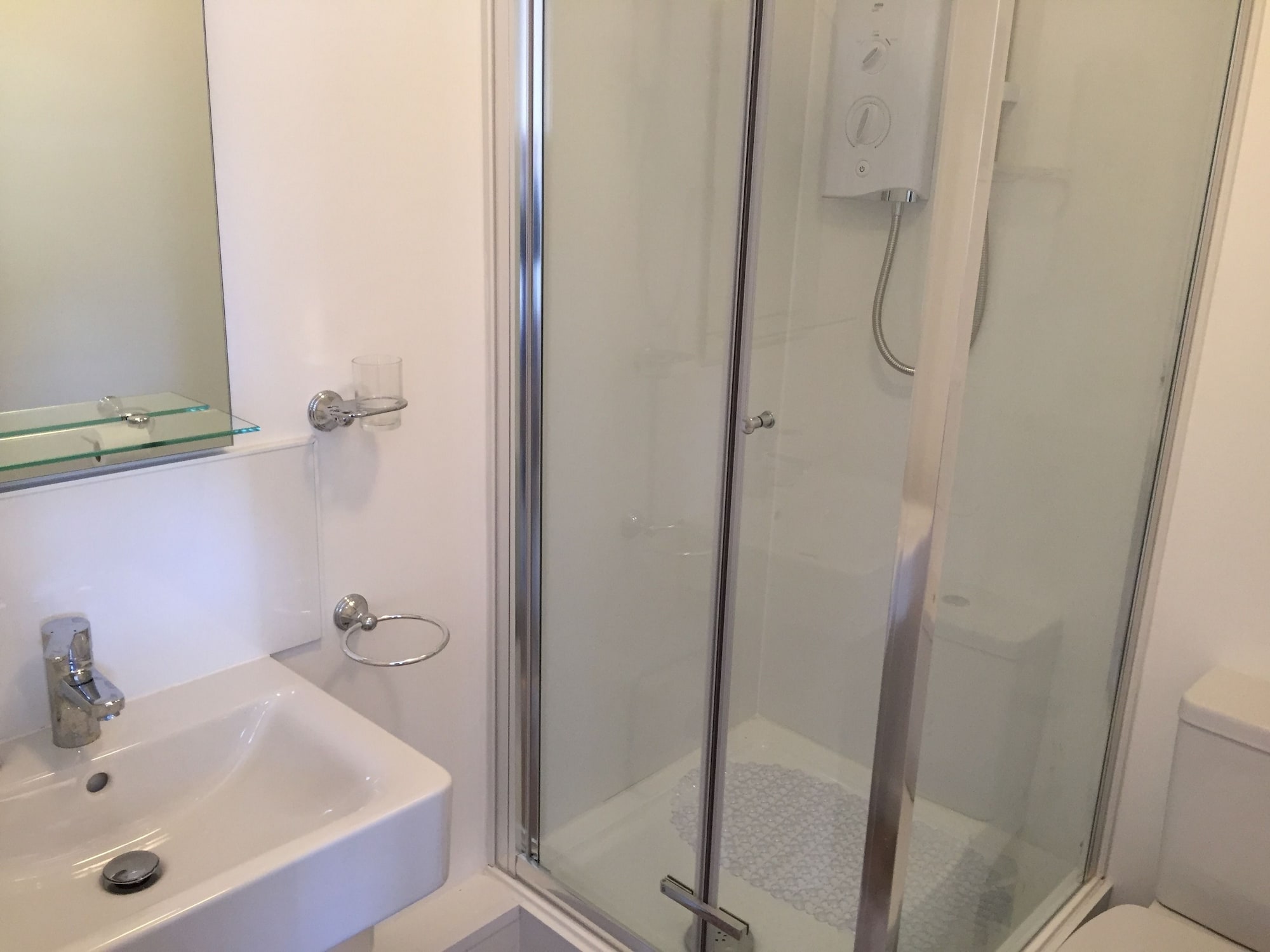 Suite, 2 Double and Twin Beds، 16 PILRIG GUEST HOUSE 7/7