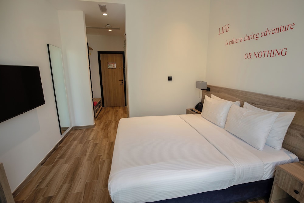 Kingsgate Al Jadaf by Millennium Hotels 12/44