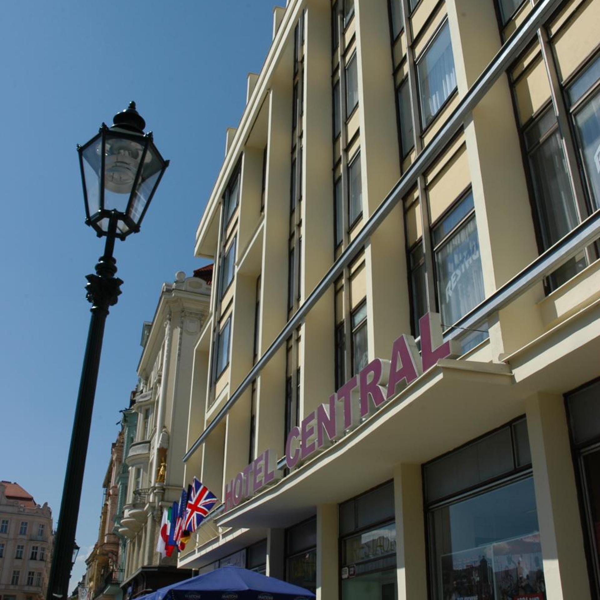 Hotel Central 3/50