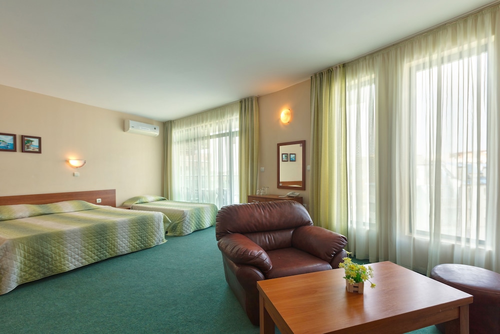 Hotel L&B Sunny Beach 35/50