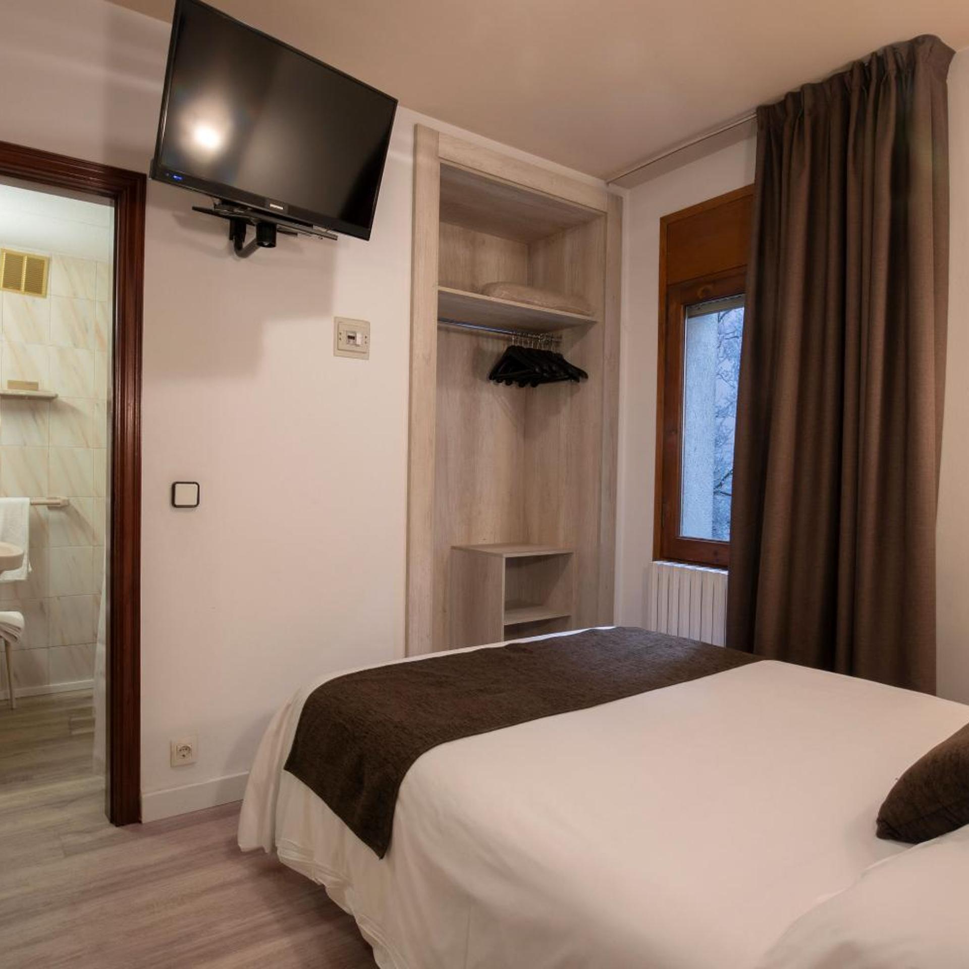 Interior, Single
