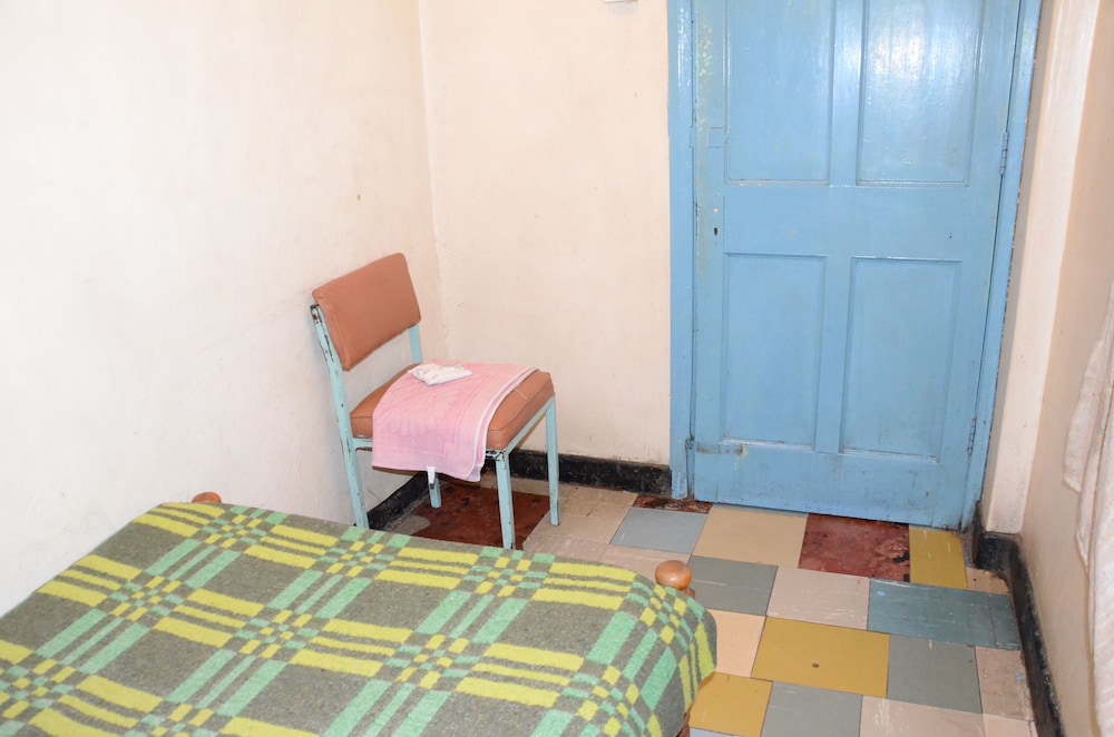 Nairobi Kitale Hotel 6/22