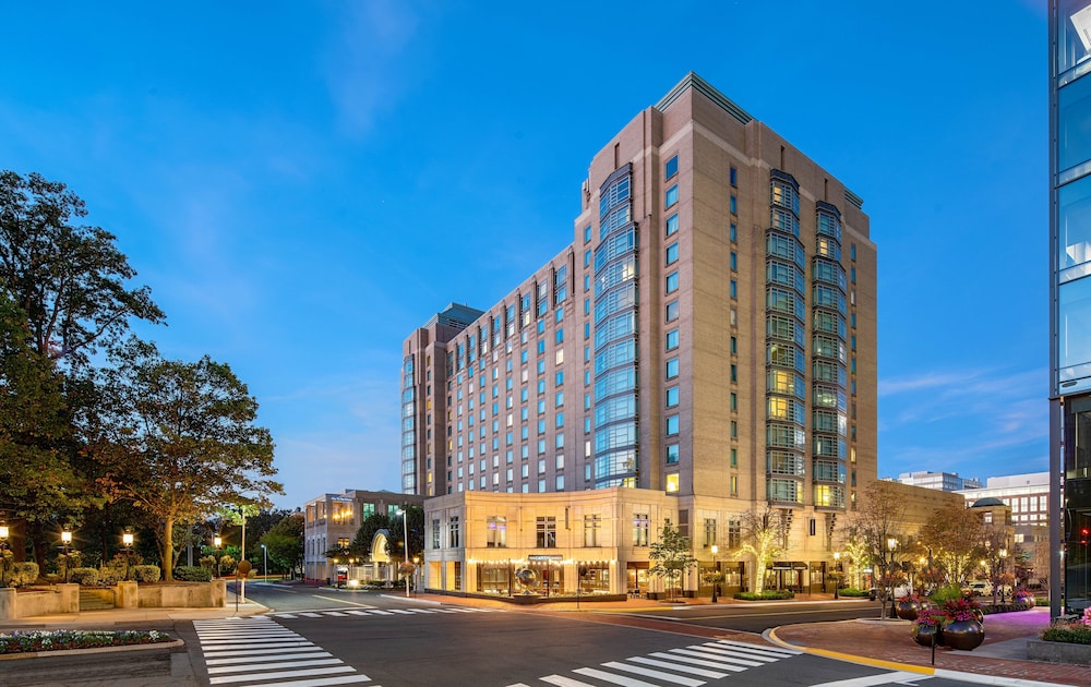 Hyatt Regency Reston 78/83
