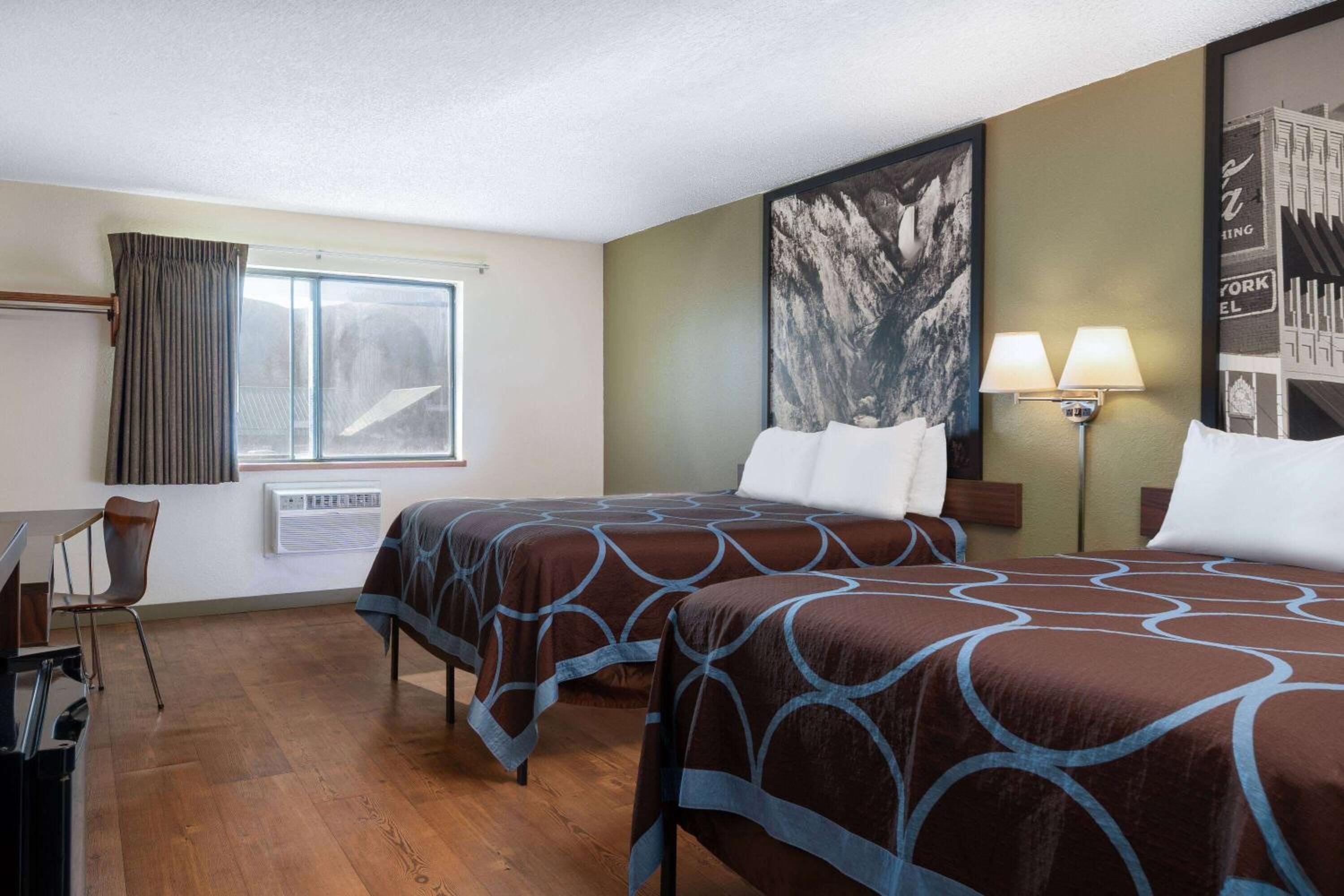 Deluxe, 2 Double Beds