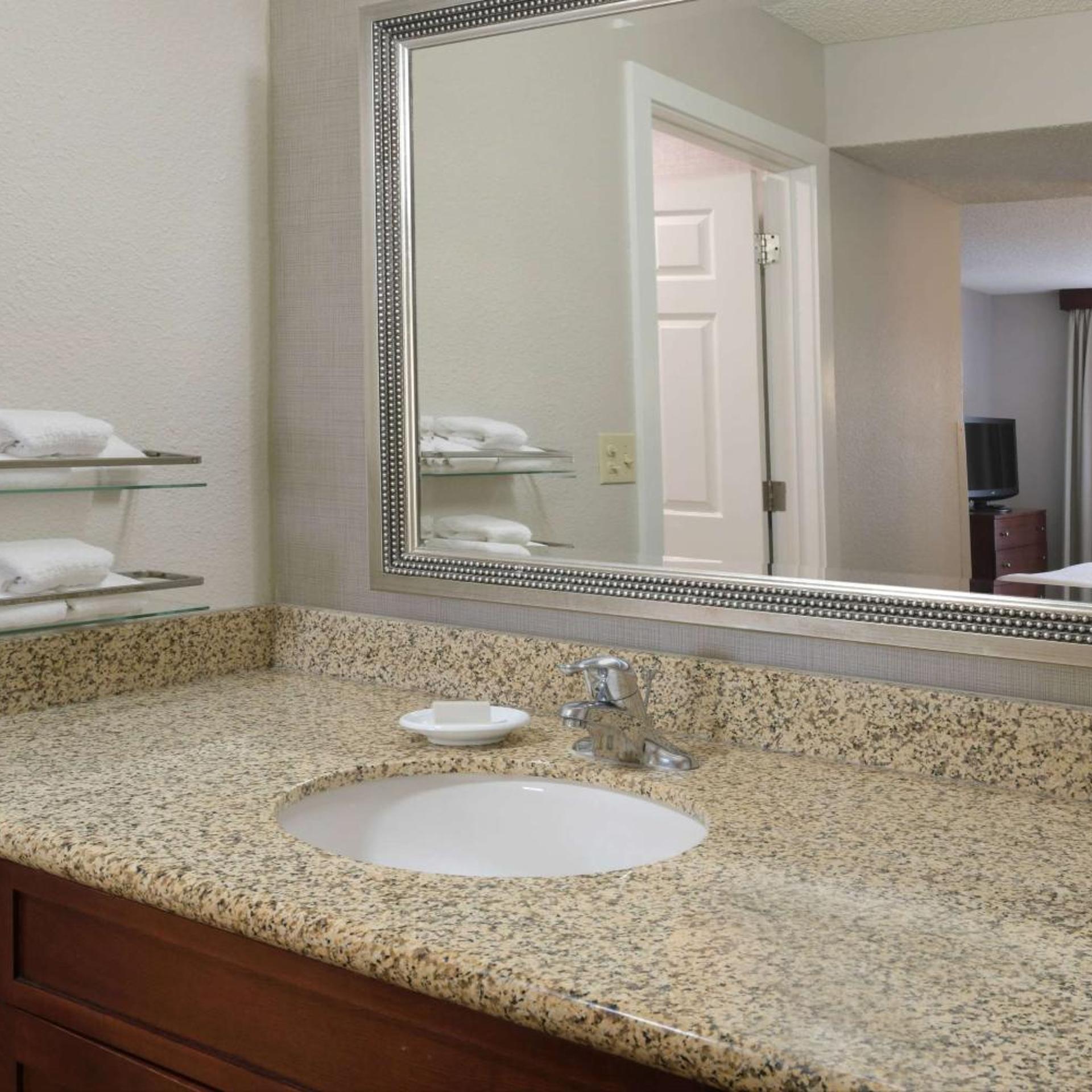 جناح استوديو بسريرين مزدوجين، Sonesta Es Suites Albuquerque 2/2