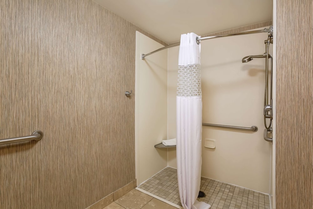 Hampton Inn Champaign/Urbana 3/63