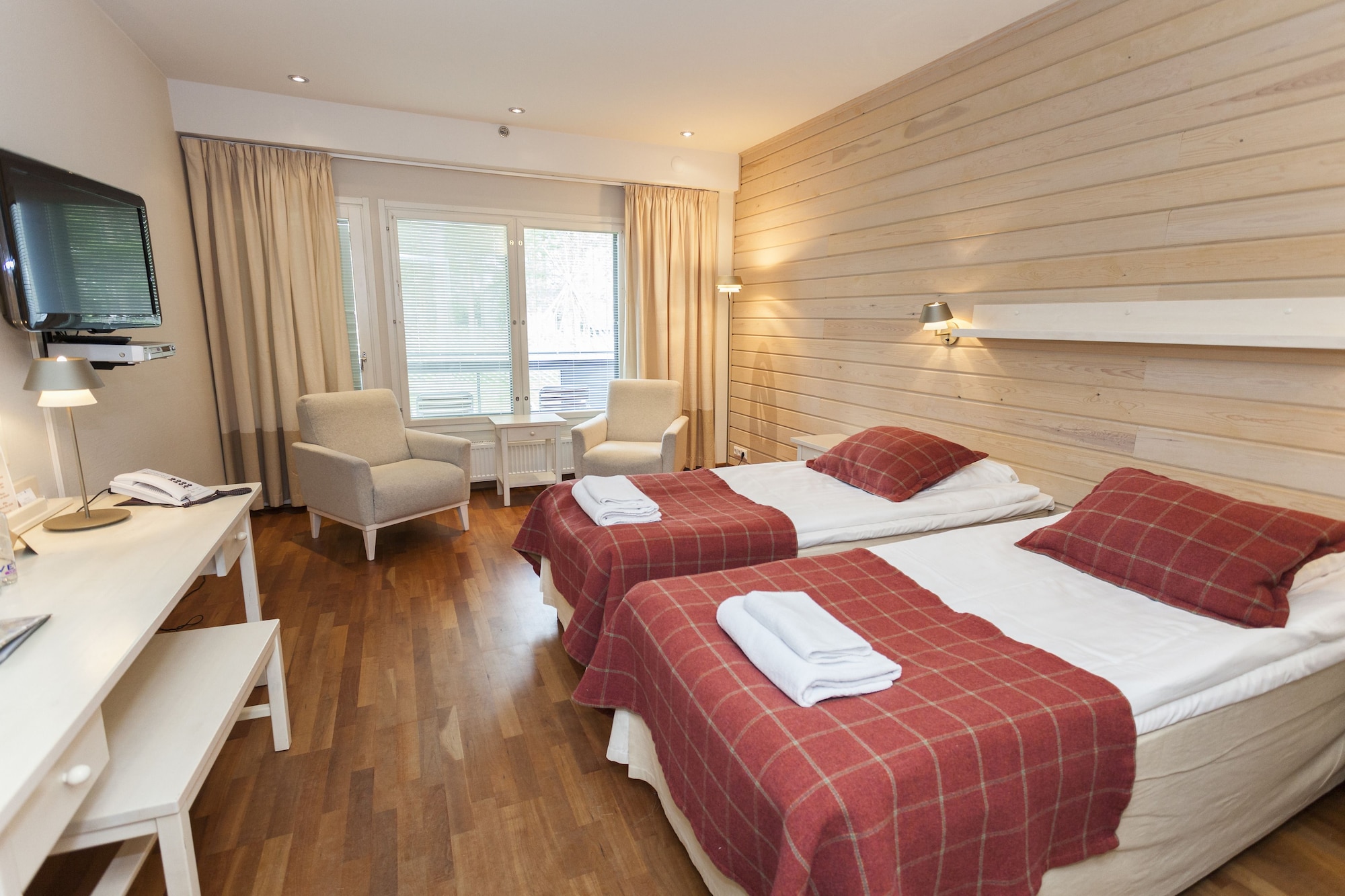 Standard, Twin Beds, Sofa