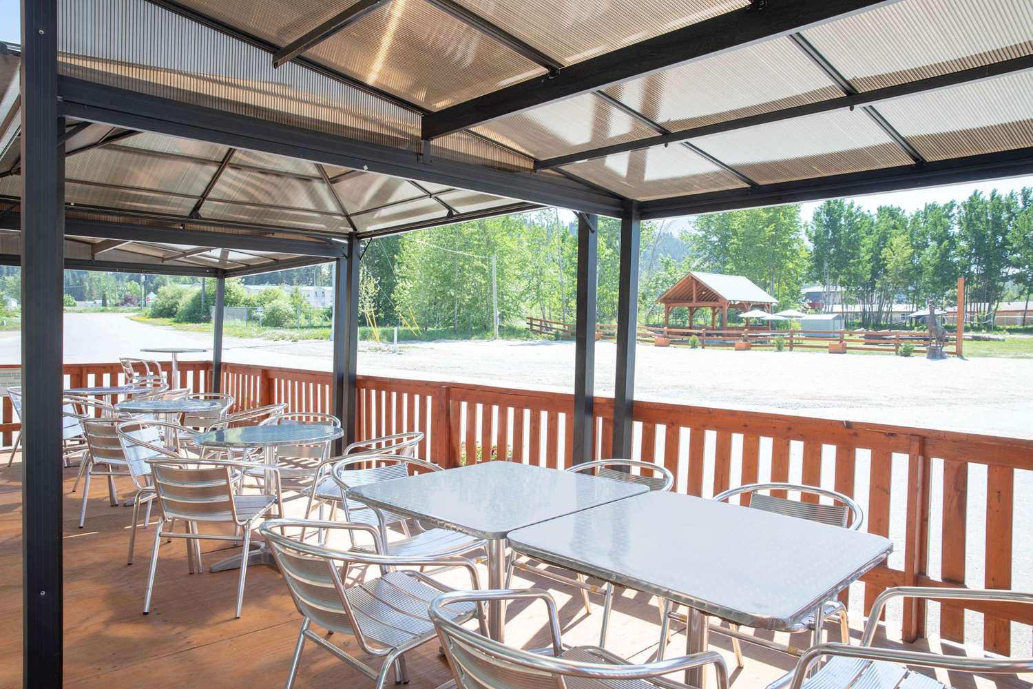 Travelodge by Wyndham Golden Sportsman Lodge 31/44