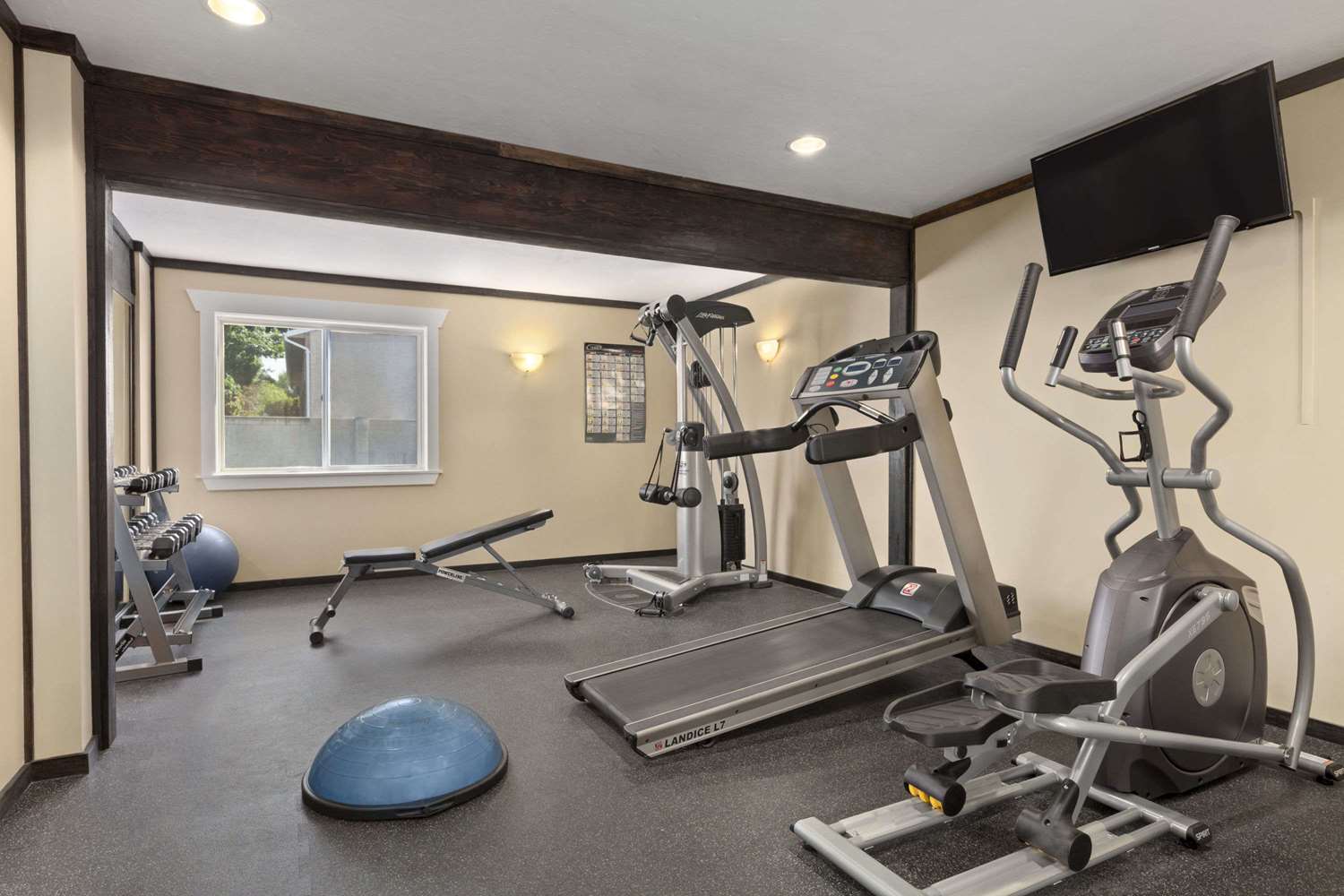 Days Inn By Wyndham Kelowna 17/37