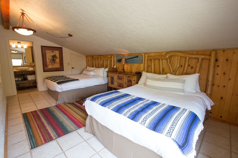 FAMILY SUITE, RIVER