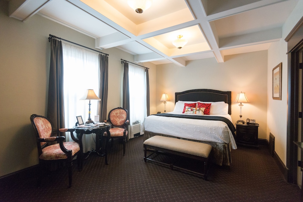 Taj Mahal, Suite, King Bed