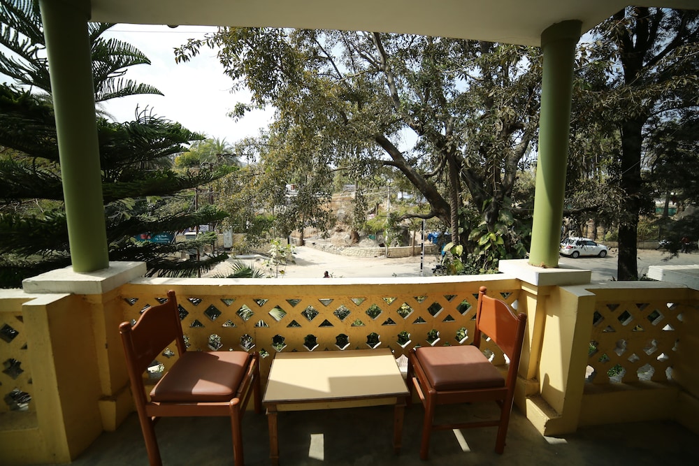 HOTEL VISHRAM 32/45