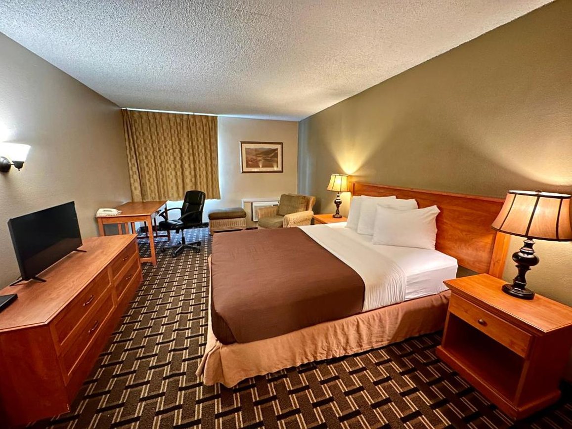 Fairbridge Inn Suites Lewiston 14/48