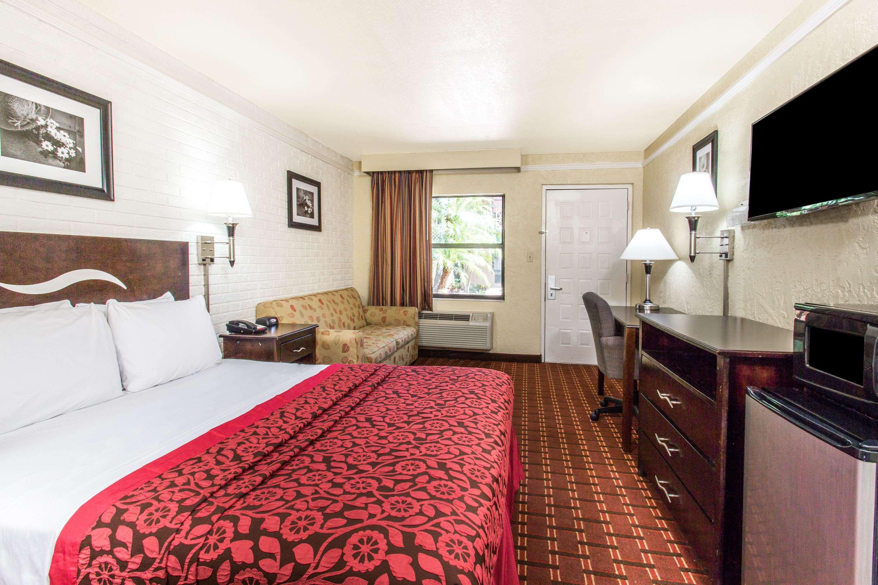 Room, King Bed, Smoking