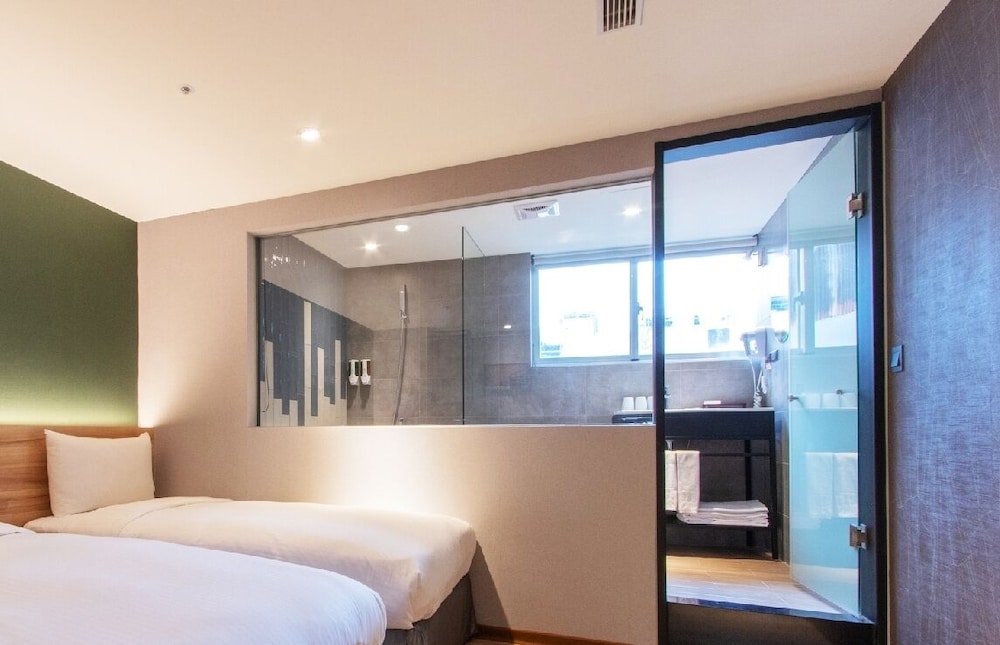 Muzik Hotel Ximen Station Branch 15/66