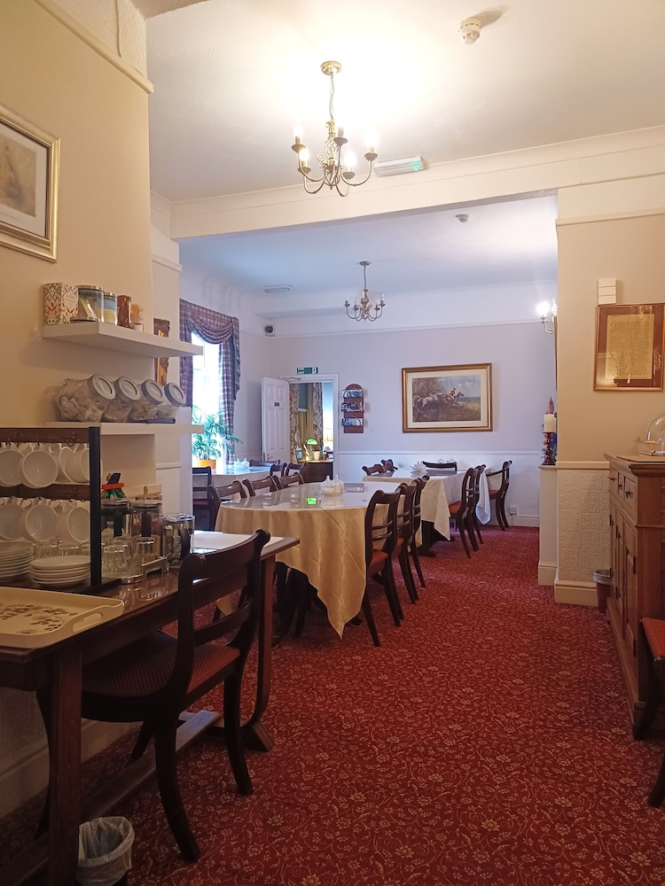 Hunters Lodge 37/50