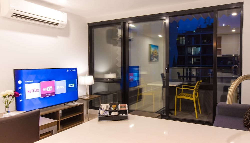 Spencer Street Apartments 30/41