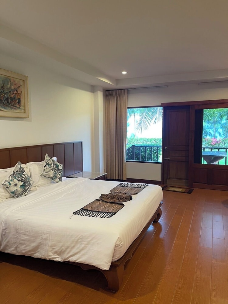 Sailom Resort Bangsaphan 15/55