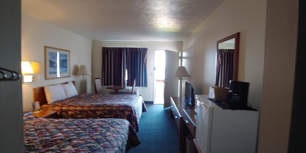Sunrise Beach Motel 16/47