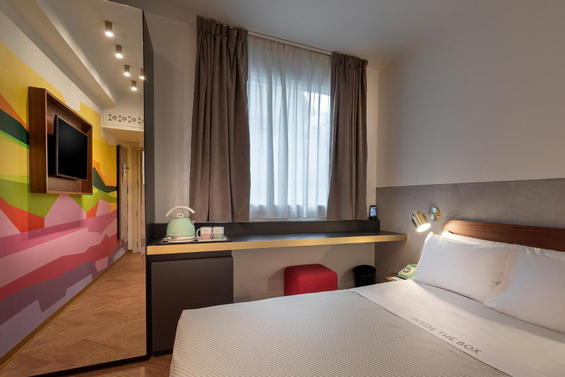 Standard, Double Bed, The Box Riccione 3/10