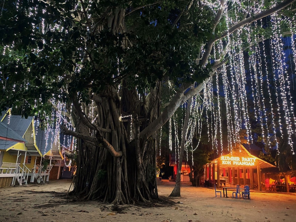 Slumber Party Beach Club and Resort Koh Phangan 14/15