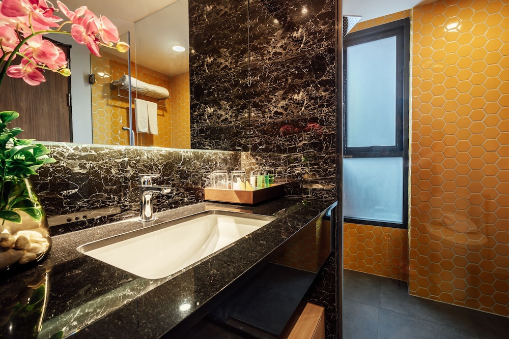 Montana Hotel and Residence 42/46