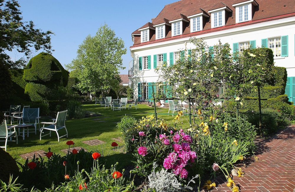 Chateau de Montreuil - Hotel Restaurant - Montreuil sur Mer 42/48