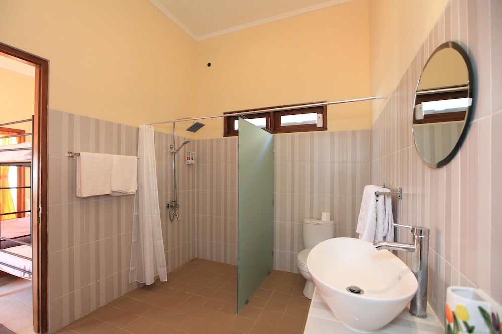 Villa Agung Beach Inn 62/65