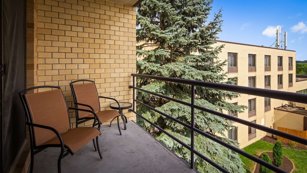 Best Western East Towne Suites 7/42