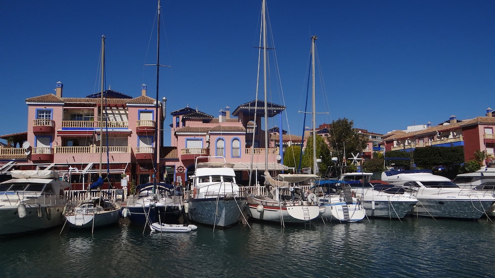 APARTAMENTOS MARINA INTERNACIONAL 39/50