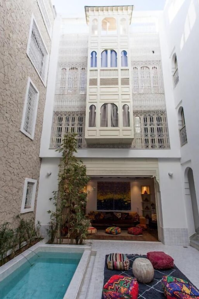 Bck Art Riad 3/43