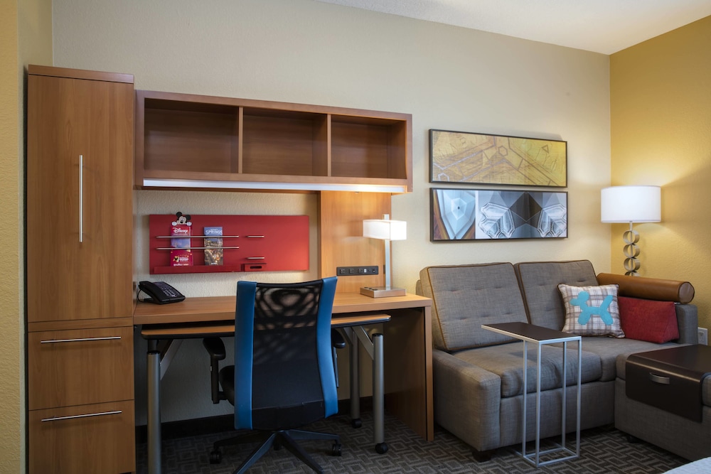 TownePlace Suites Orlando at Flamingo Crossings Town Center/Western Entrance 47/69