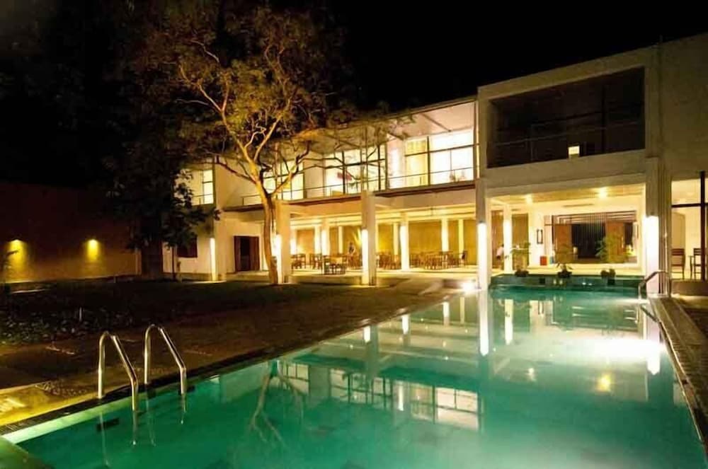 Neem Villas 27/29