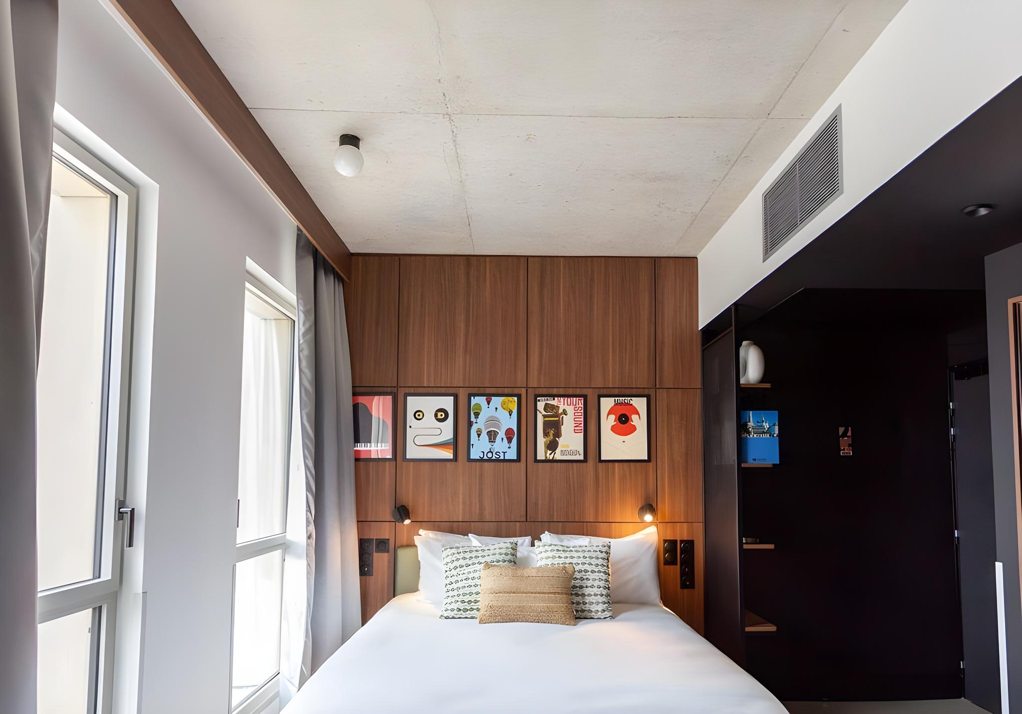 Classic, Triple, 1 Queen and 1 Single Bed