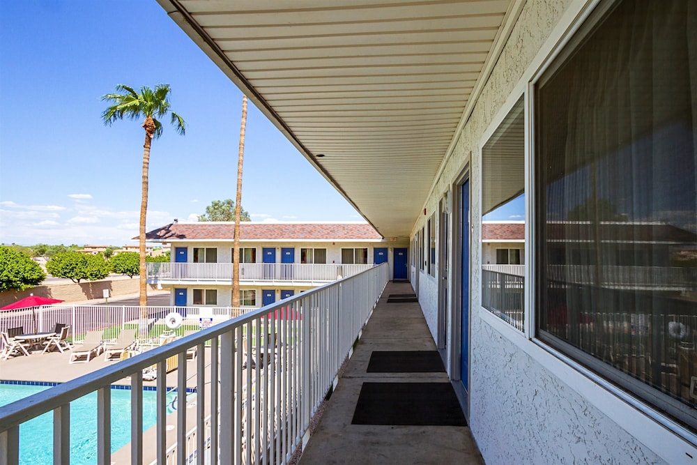 Motel6 Mesa, AZ - North 11/53