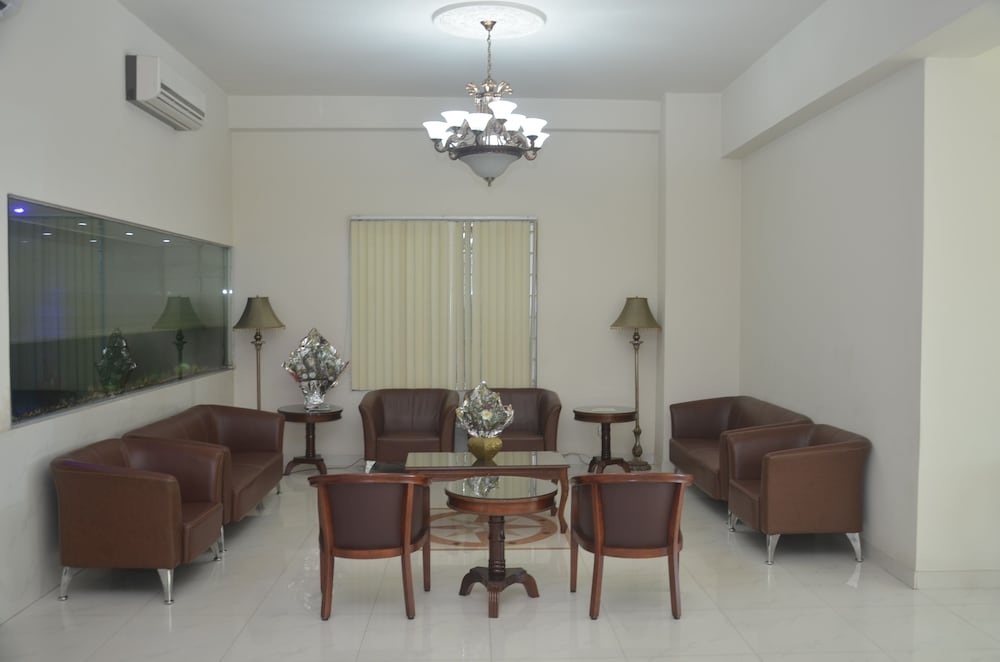 La Rose Hotel 33/54